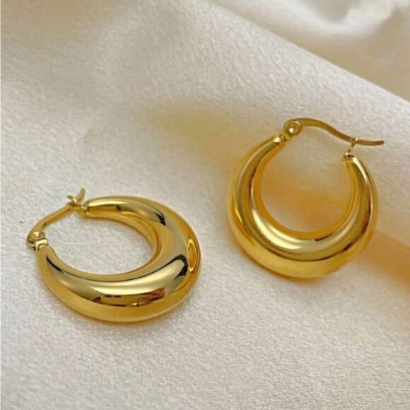 3 for $26 Gold Hoop Earrings ✨ - Picture 1 of 4